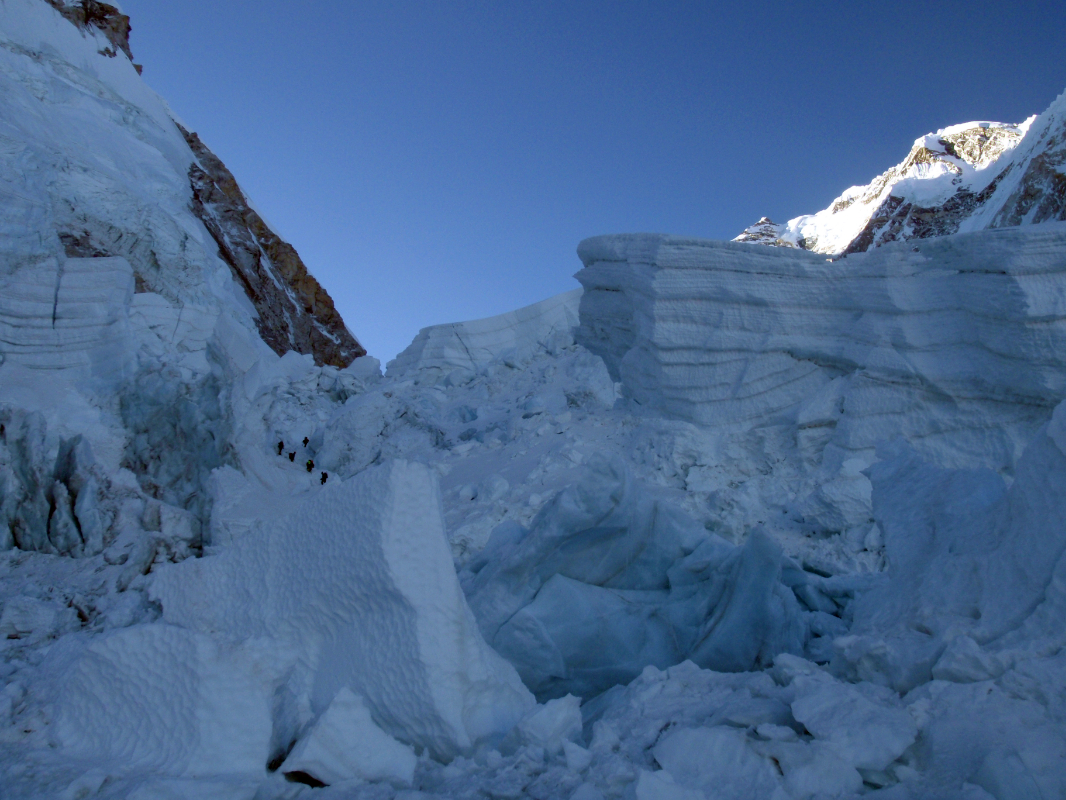 Looking up from within the icefall